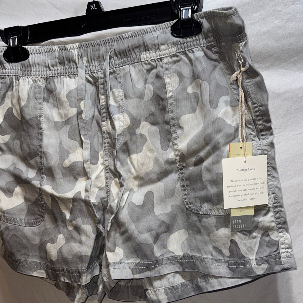 C&C California Gray and White Camo Shorts - Picture 3 of 4